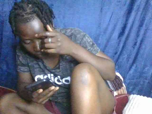 Yourdreamgirl webcam