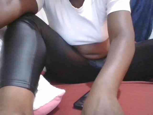 Yourdreamgirl webcam