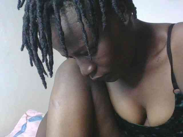 Yourdreamgirl webcam