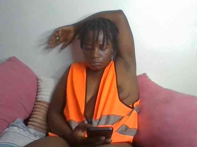 Yourdreamgirl Live Webcam on BongaCams