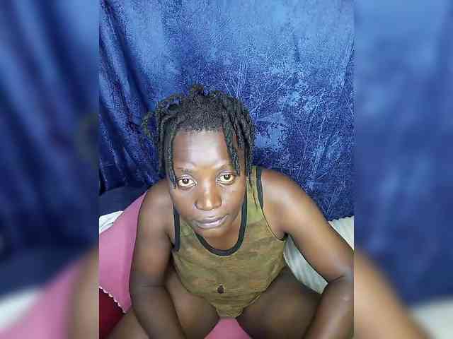 Yourdreamgirl webcam