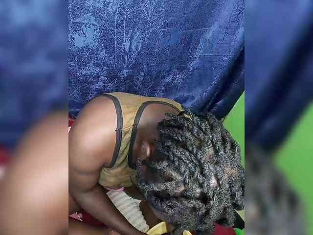 Yourdreamgirl webcam