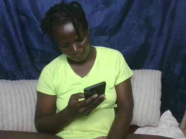 Yourdreamgirl webcam