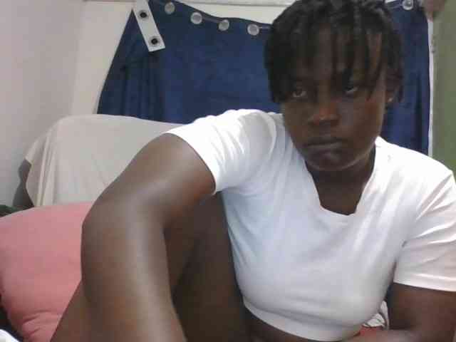 Yourdreamgirl webcam