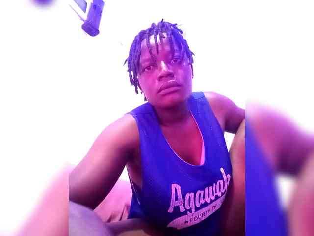 Yourdreamgirl webcam