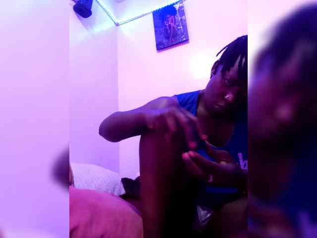 Yourdreamgirl webcam