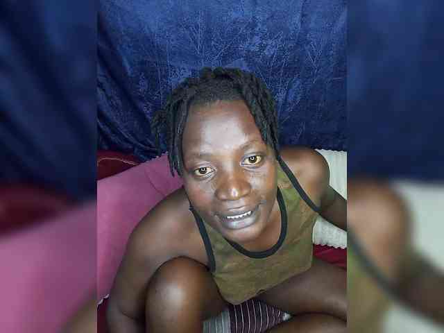 Yourdreamgirl webcam