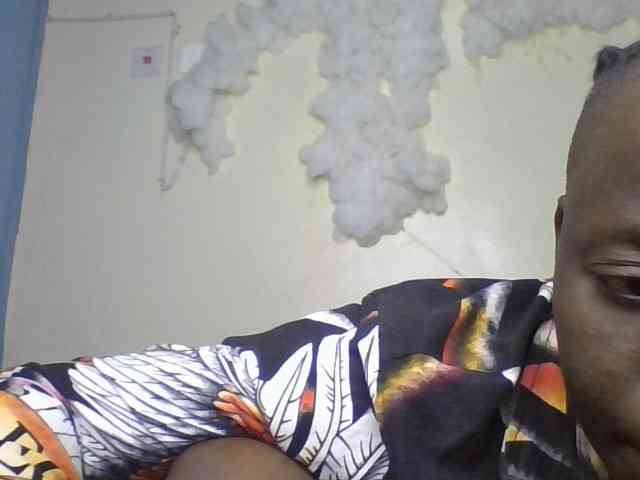 Yourdreamgirl webcam