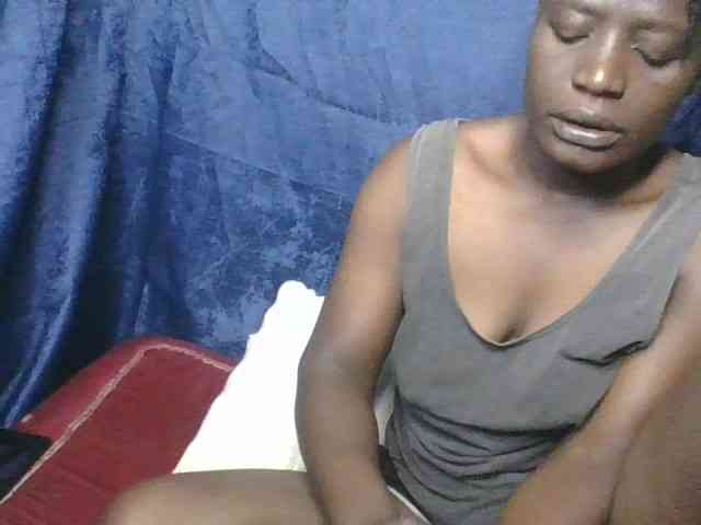 Yourdreamgirl webcam