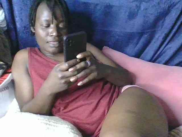 Yourdreamgirl webcam