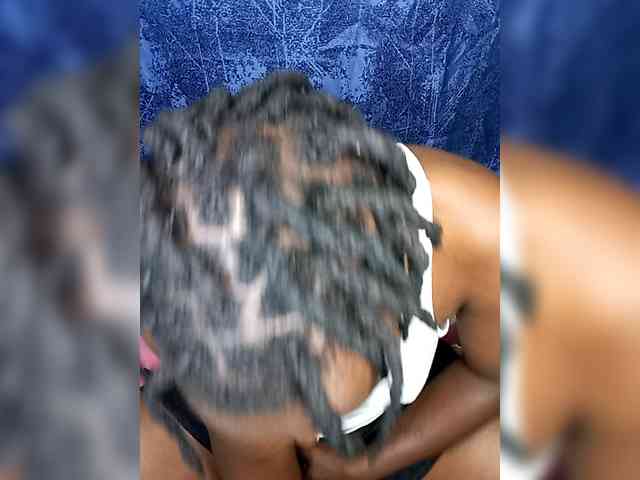 Yourdreamgirl webcam