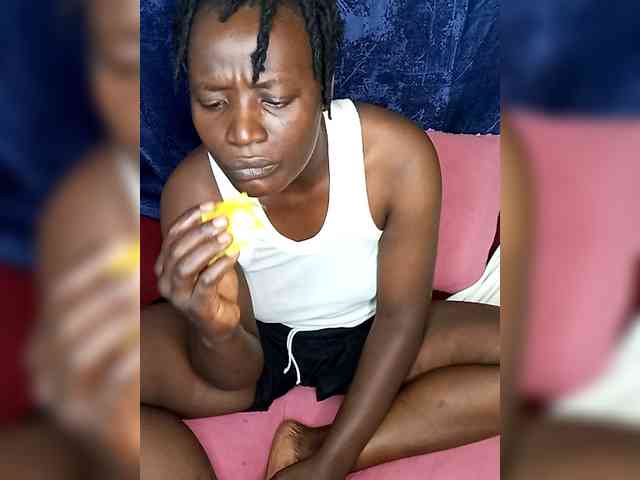 Yourdreamgirl webcam