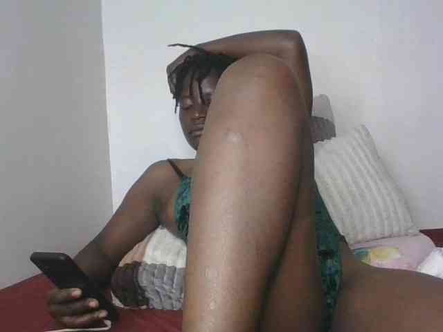 Yourdreamgirl webcam