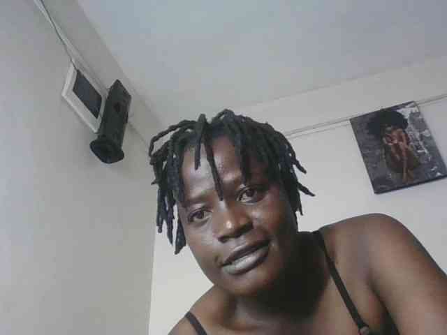 Yourdreamgirl webcam