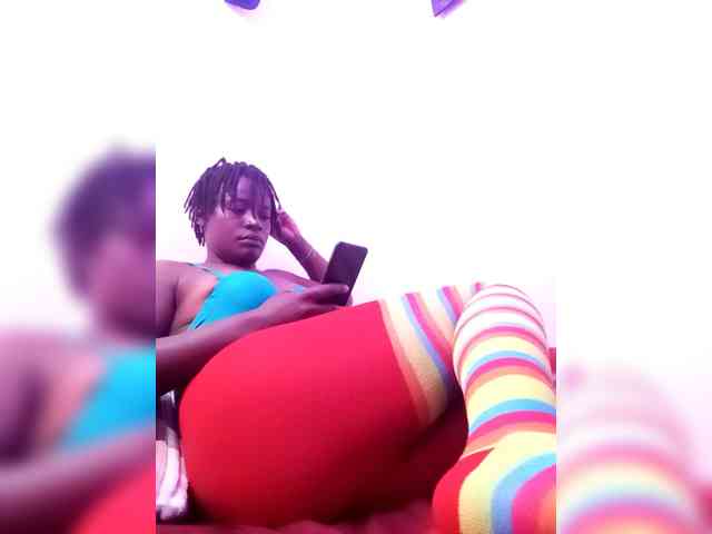 Yourdreamgirl webcam