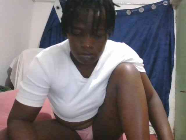 Yourdreamgirl webcam