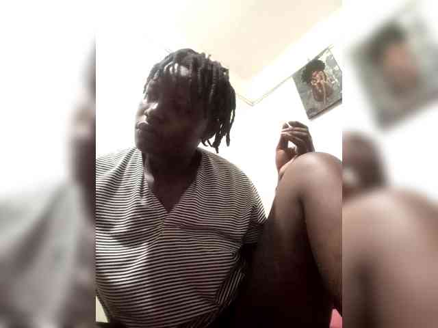 Yourdreamgirl webcam