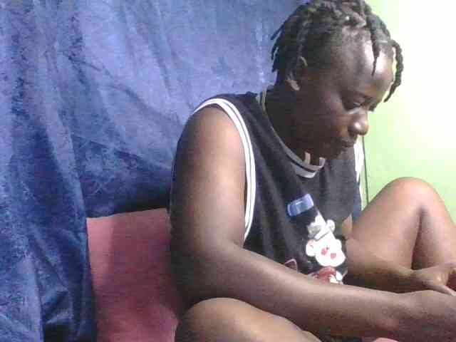 Yourdreamgirl webcam