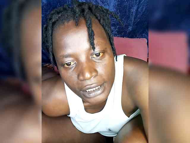 Yourdreamgirl webcam