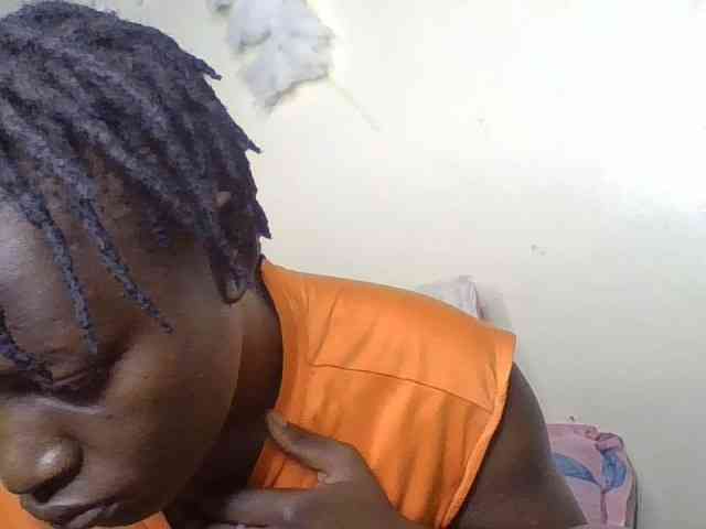 Yourdreamgirl webcam