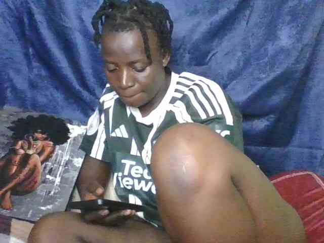 Yourdreamgirl webcam