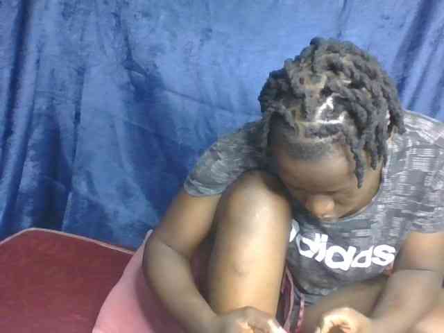 Yourdreamgirl webcam