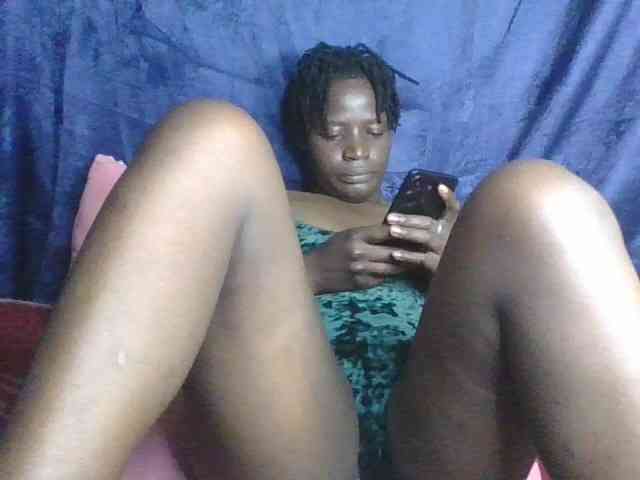 Yourdreamgirl webcam