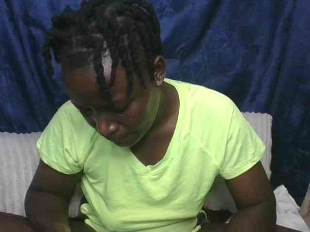 Yourdreamgirl webcam