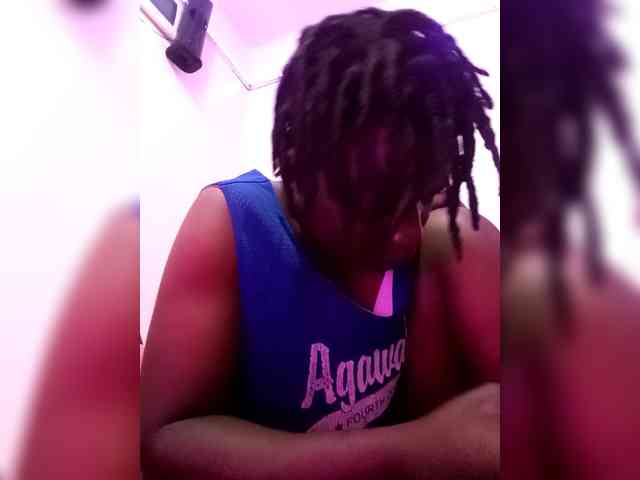 Yourdreamgirl webcam