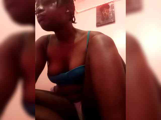 Yourdreamgirl Live Webcam on BongaCams