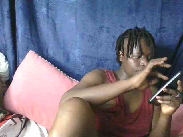 Yourdreamgirl webcam