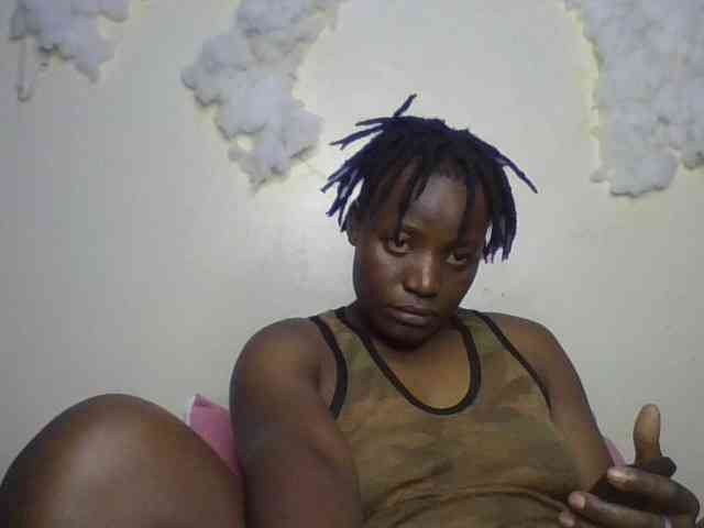 Yourdreamgirl webcam