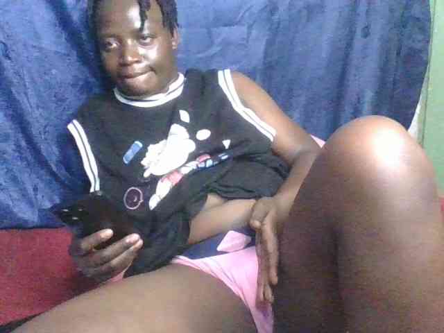 Yourdreamgirl webcam