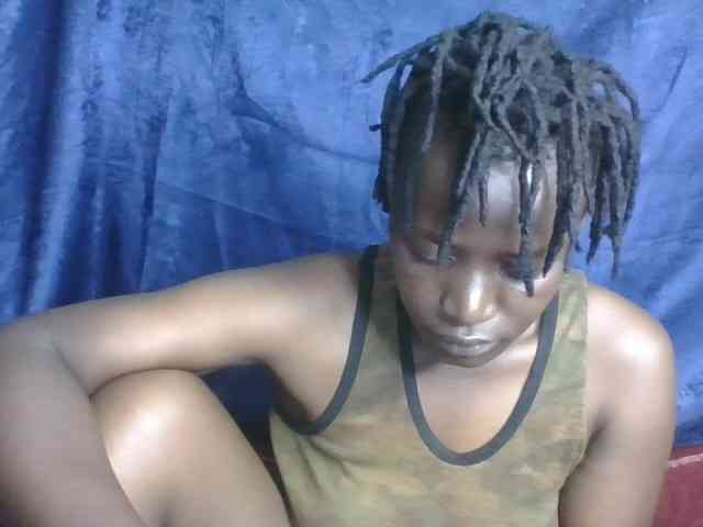 Yourdreamgirl webcam