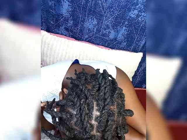 Yourdreamgirl webcam