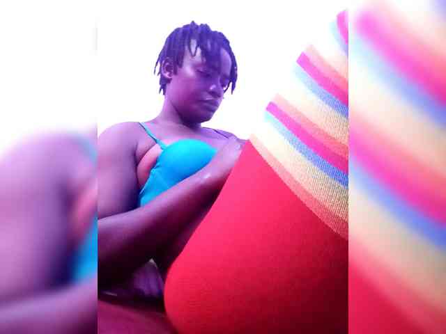 Yourdreamgirl webcam