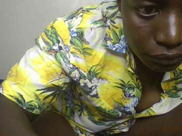 Yourdreamgirl webcam
