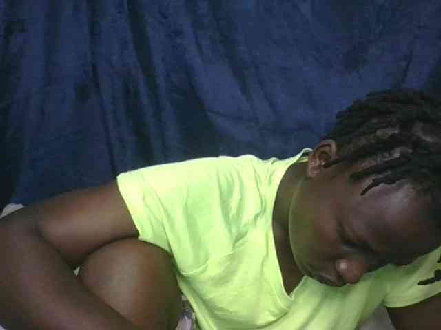 Yourdreamgirl webcam