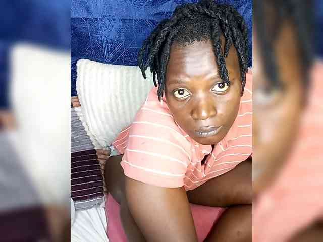 Yourdreamgirl webcam