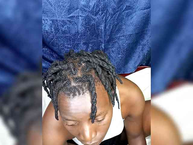 Yourdreamgirl webcam