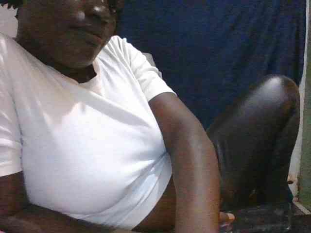 Yourdreamgirl webcam