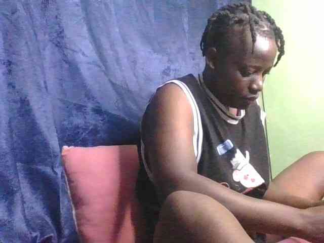 Yourdreamgirl webcam