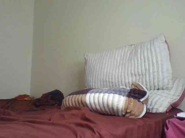 Yourdreamgirl webcam