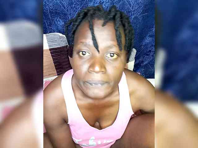 Yourdreamgirl webcam