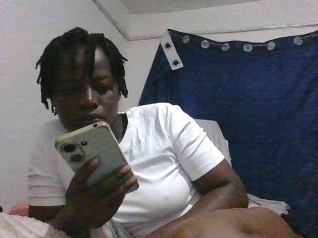 Yourdreamgirl webcam