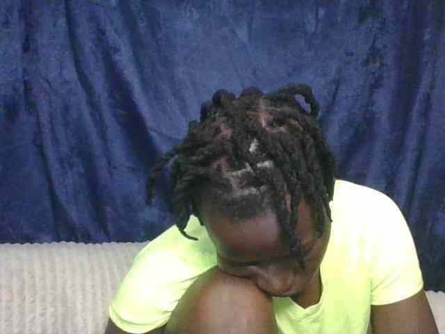 Yourdreamgirl webcam