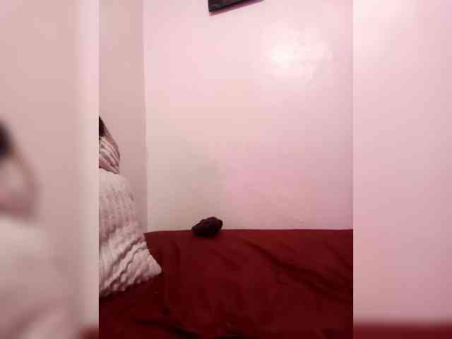 Yourdreamgirl webcam