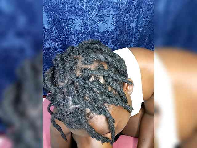 Yourdreamgirl webcam