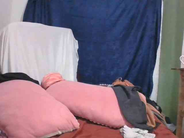 Yourdreamgirl webcam