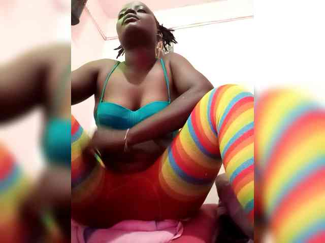 Yourdreamgirl webcam